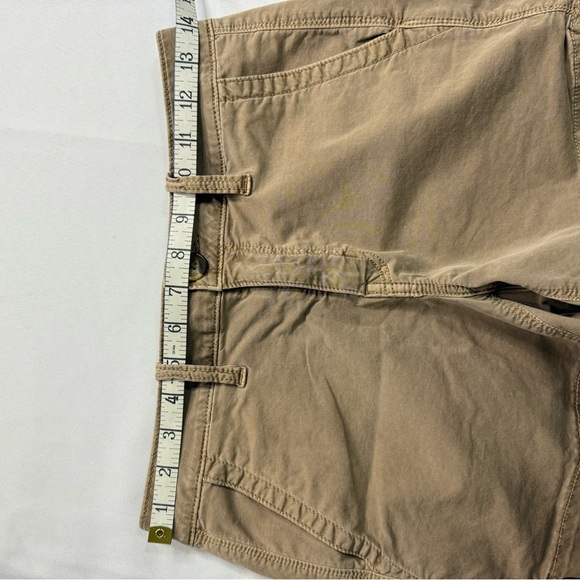 American Eagle‎ Outfitters Tan Cargo Shorts with Cuffed Legs - Picture 3 of 6